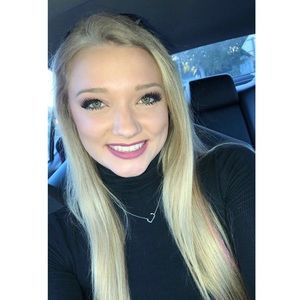 Meet your Posher, Carly